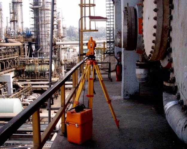 Fornecimento de equipe de topografia